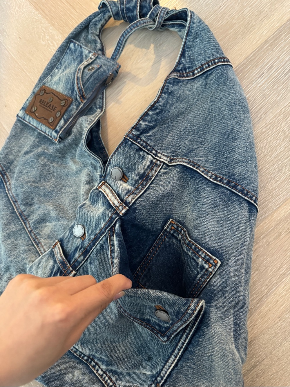 Urban Revivo Denim shoulder  bag with pockets and strap - Picture 4 of 10